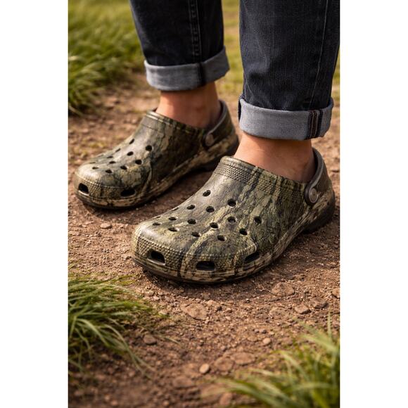 Crocs Classic Clog Mens 7 Womens 9 Veil Camo Hunting OutdoorComfort Sandals